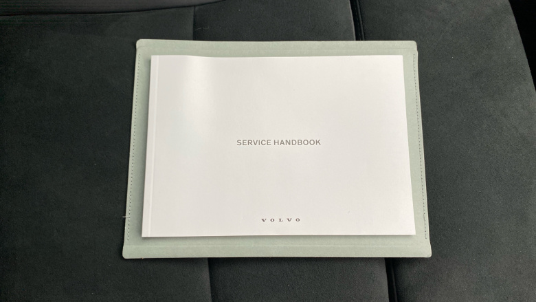 Volvo XC40 2.0 B4P Plus Dark 5dr Auto Petrol Estate